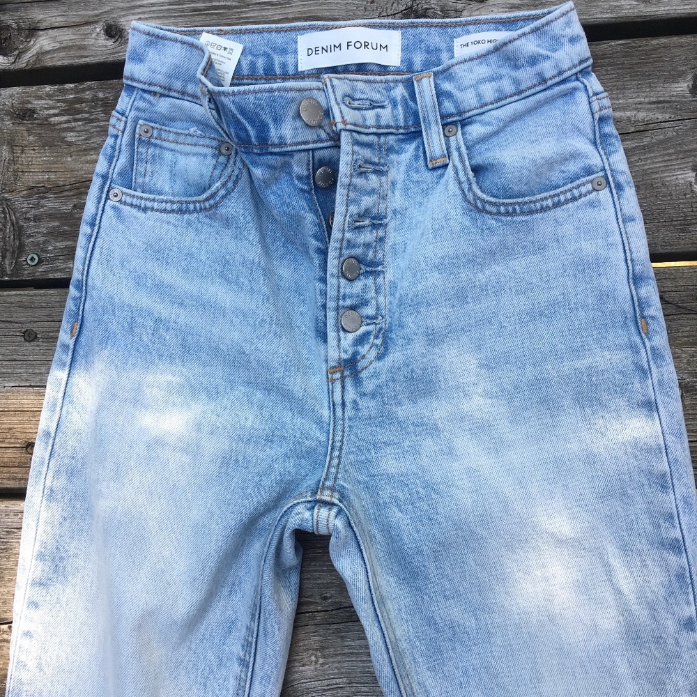 Denim forum yoko high rise slim button fly distressed sz 24